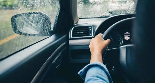 Khu vực tuyệt đối không đỗ xe khi trời mưa bão