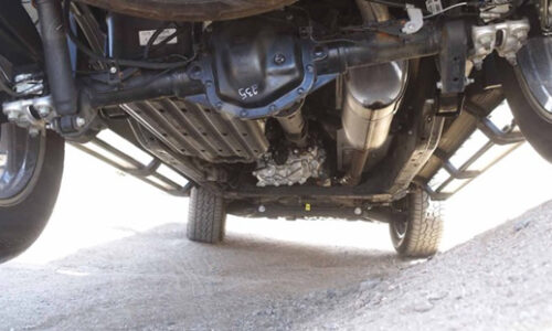 Ô tô bị cạ gầm và cách khắc phục