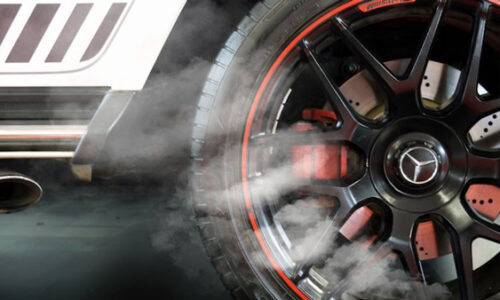 Nguyên nhân và cách khắc phục phanh đĩa ô tô bị nóng