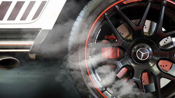 Phanh đĩa ô tô bị nóng và cách khắc phục