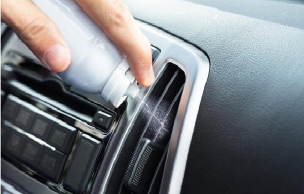 Cách khắc phục điều hòa ô tô có mùi hôi