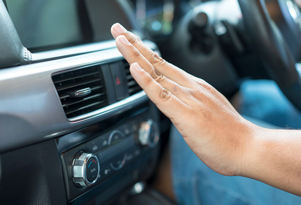 Nguyên nhân khiến điều hòa ô tô không mát