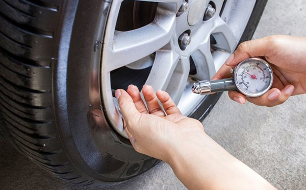 Mẹo tránh nổ lốp khi lái xe dưới trời nắng nóng
